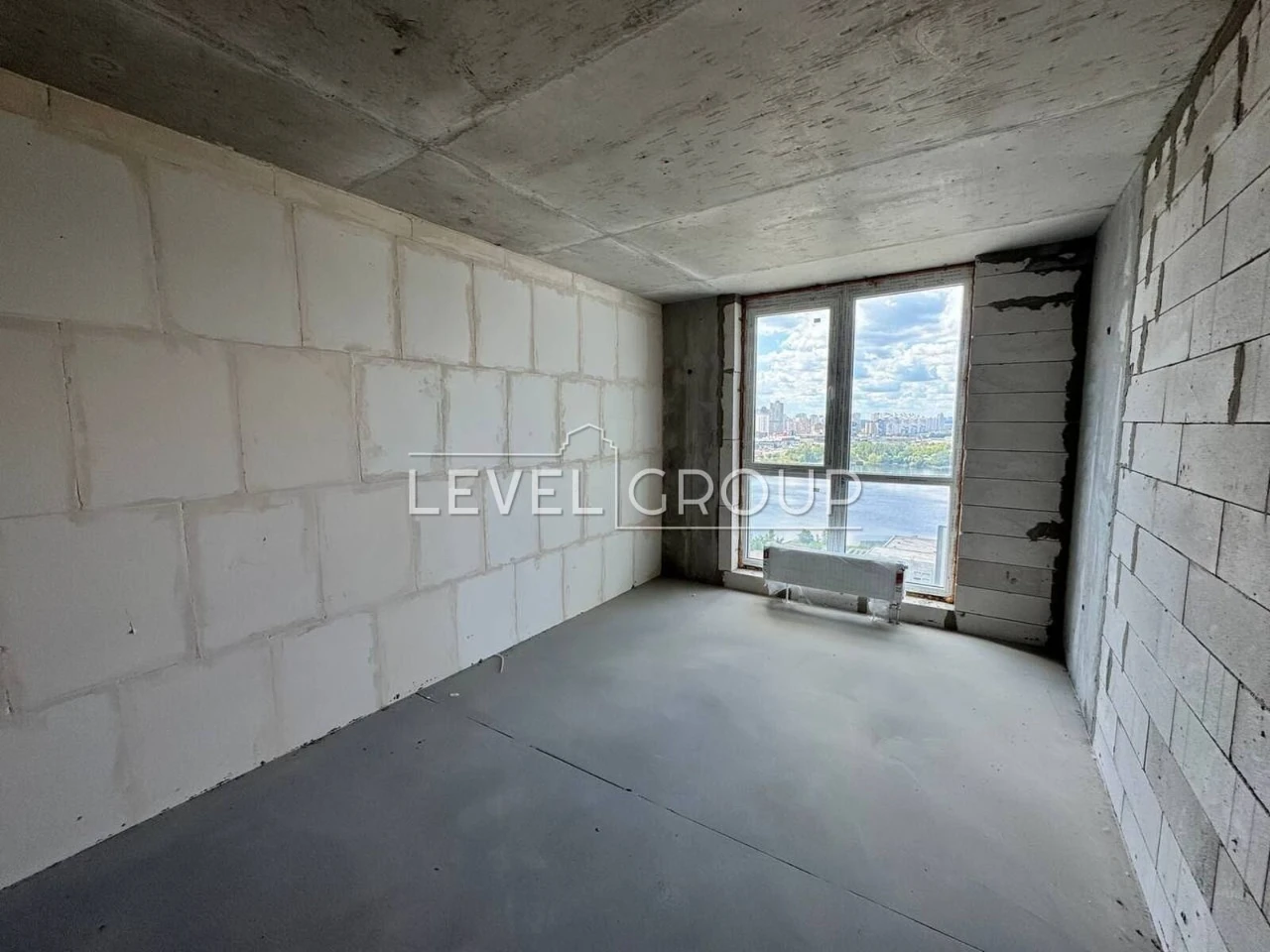 Two-bedroom apartment for sale in the Lebedyn residential complex, near Kharkiv Metro Station