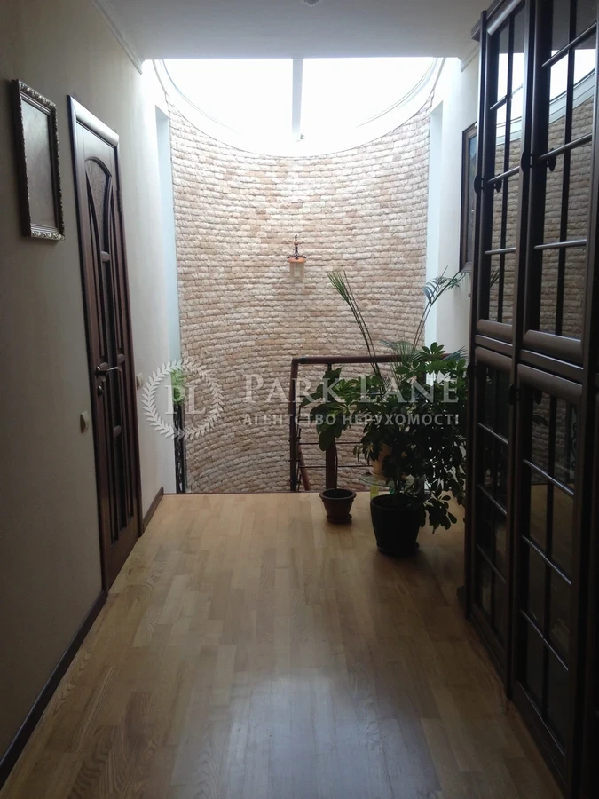 Rent House on Sadova Street (Osokorky) in Kyiv / R-61187
