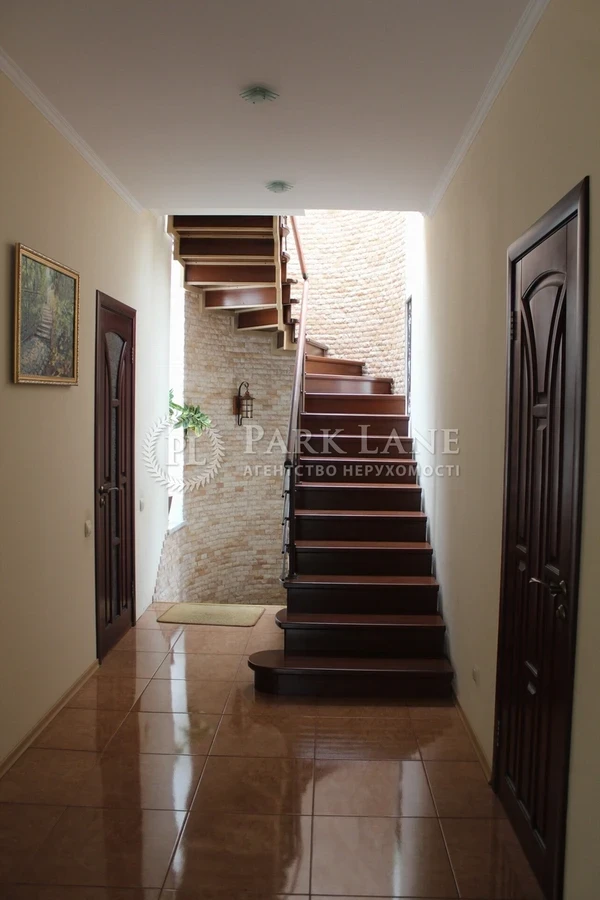 Rent House on Sadova Street (Osokorky) in Kyiv / R-61187