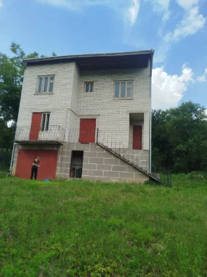 Цегляний будинок біля Львова 2 км від Сихова