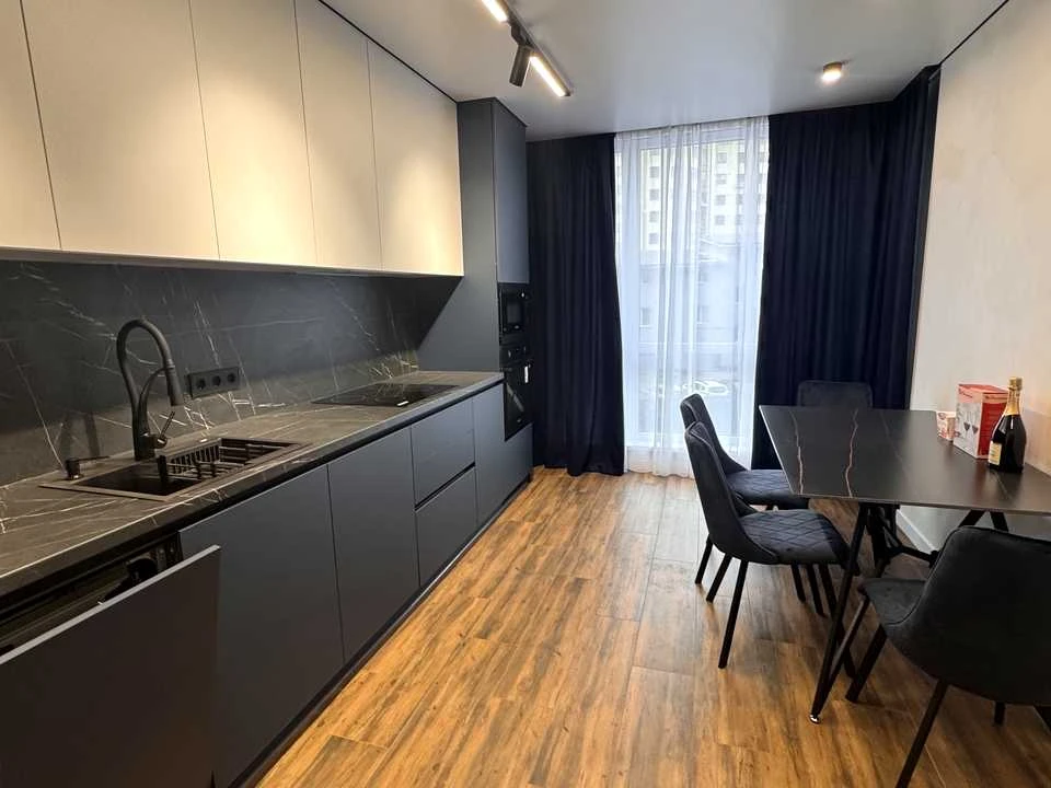 Apartment. Ivano-Frankivsk, Khryplynska st.
