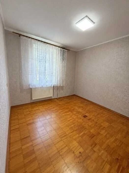 Bright and spacious apartment for a large family, 4 rooms