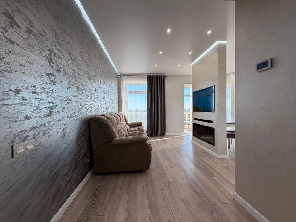 Premium 2-bedroom apartment 75 m² | Designer renovation
