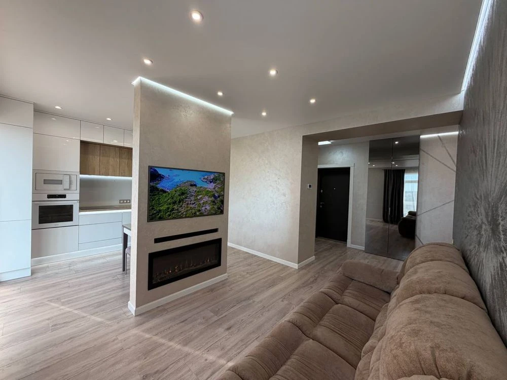 Premium 2-bedroom apartment 75 m² | Designer renovation