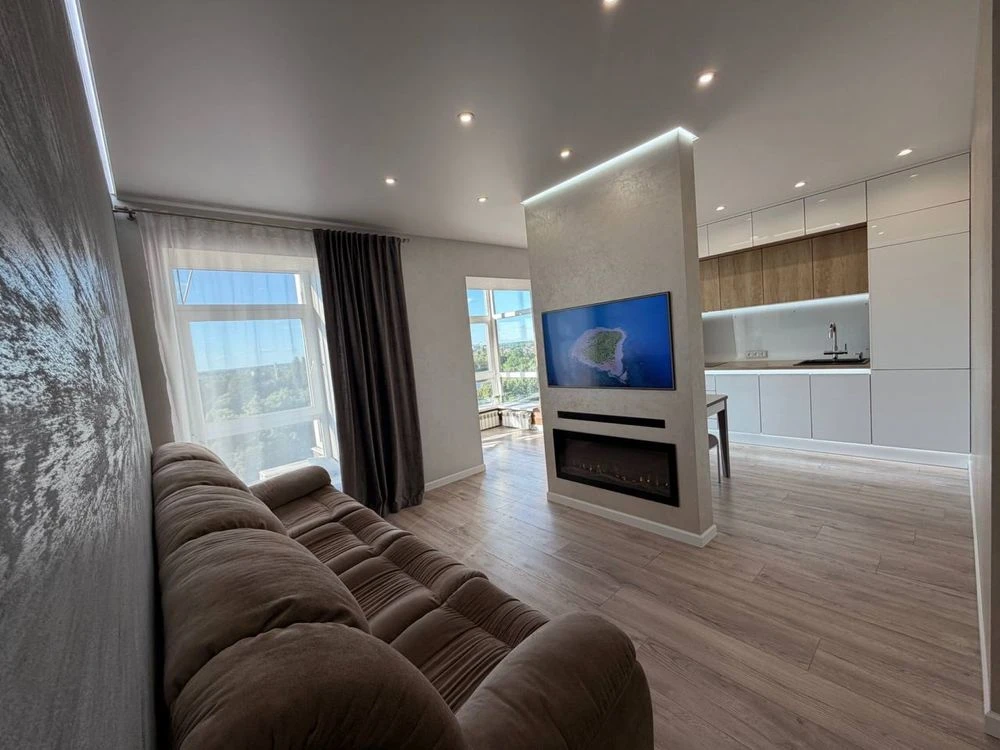 Premium 2-bedroom apartment 75 m² | Designer renovation