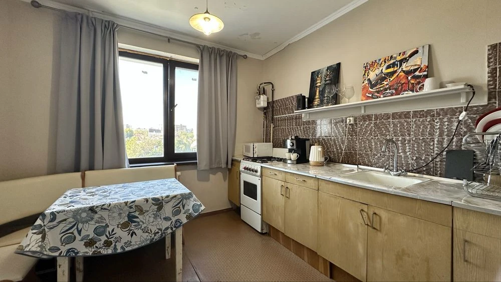 1-bedroom apartment, Customs, Volodymyr the Great Street 33