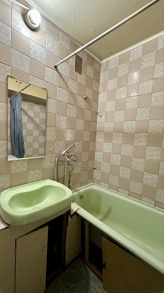 1-bedroom apartment, Customs, Volodymyr the Great Street 33