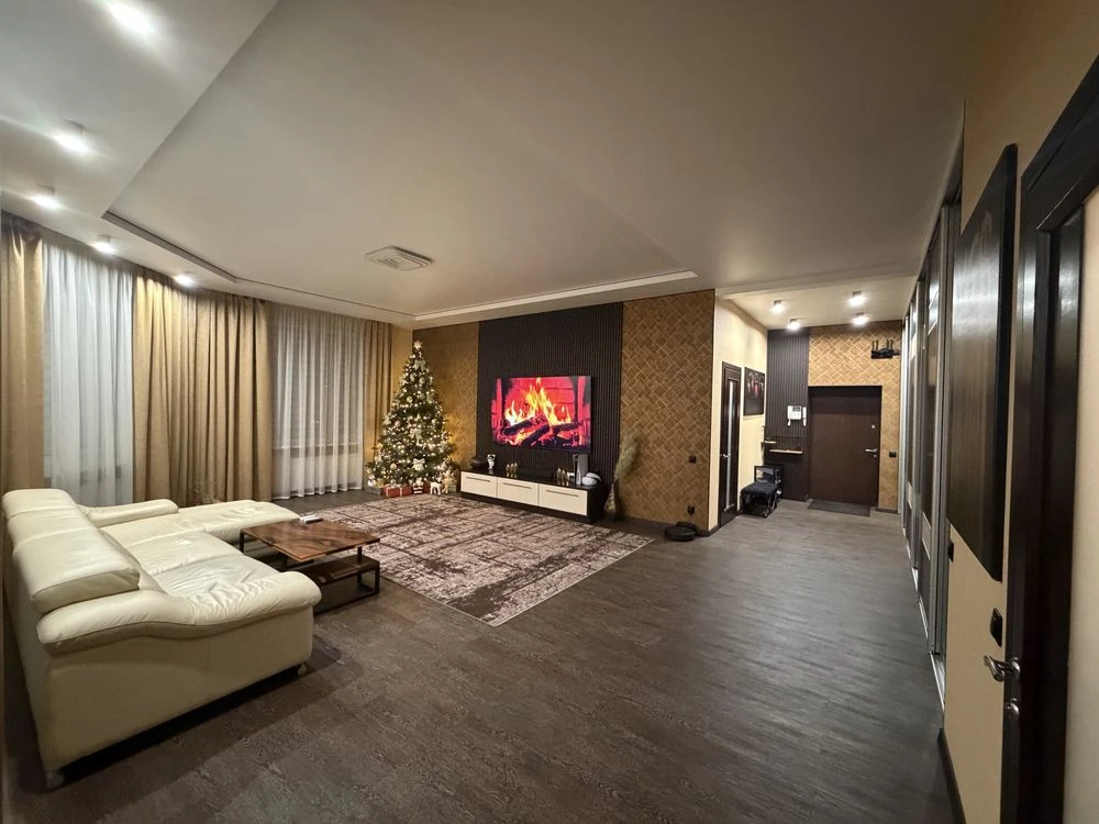 2-bedroom apartment in the CENTER + PARKING | 105 m²| All included