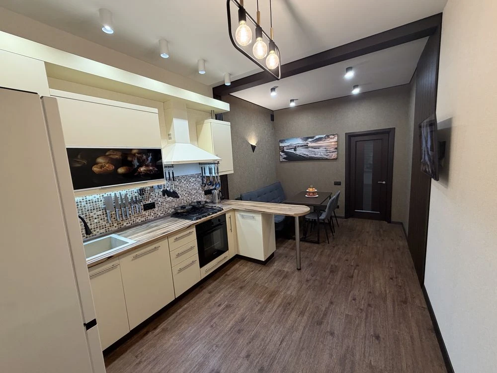 2-bedroom apartment in the CENTER + PARKING | 105 m²| All included