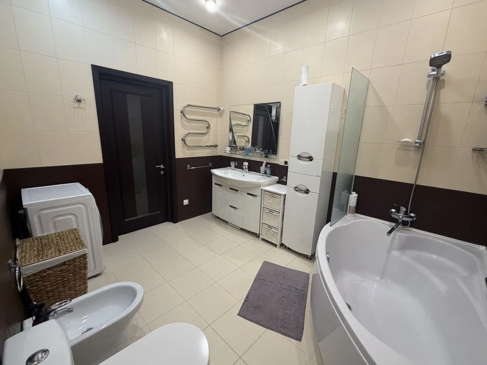 2-bedroom apartment in the CENTER + PARKING | 105 m²| All included