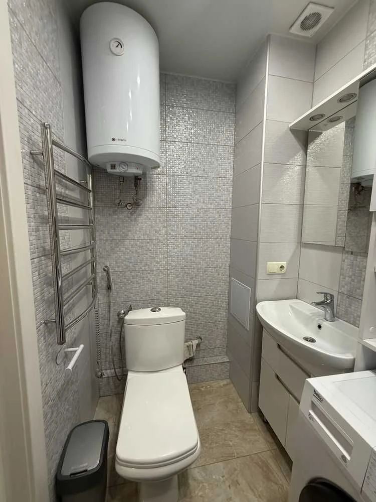 For Sale: Two-Level Apartment in "Karamel" Residential Complex, near Central Market Metro Station
