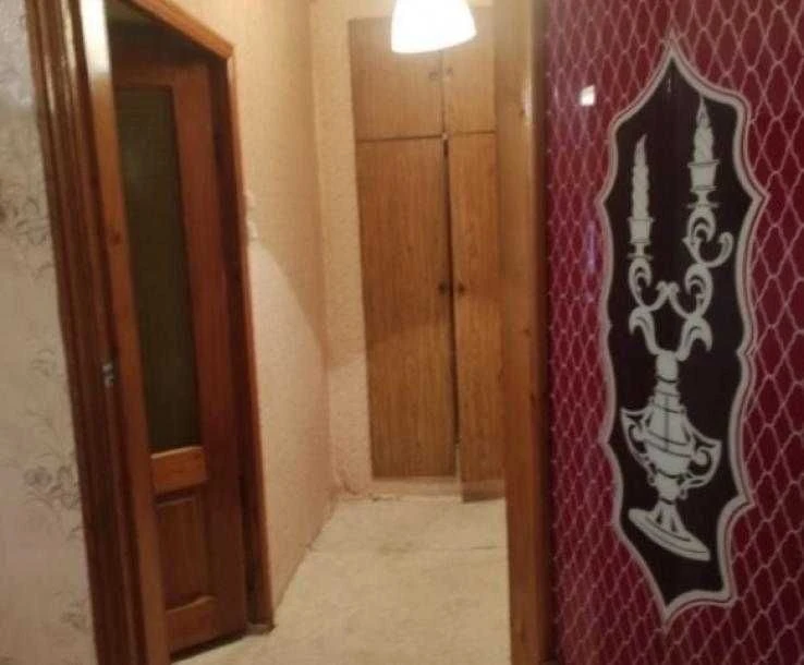 Продаю 1 кім. кв.в індустріальному районі.