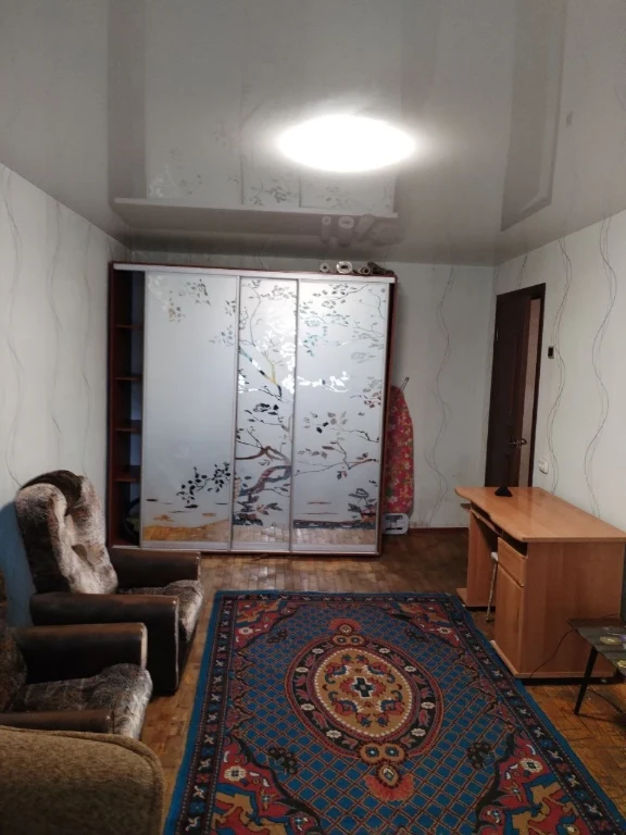 Продається двокімнатна квартира на 12 кварталі, в районі школи 1