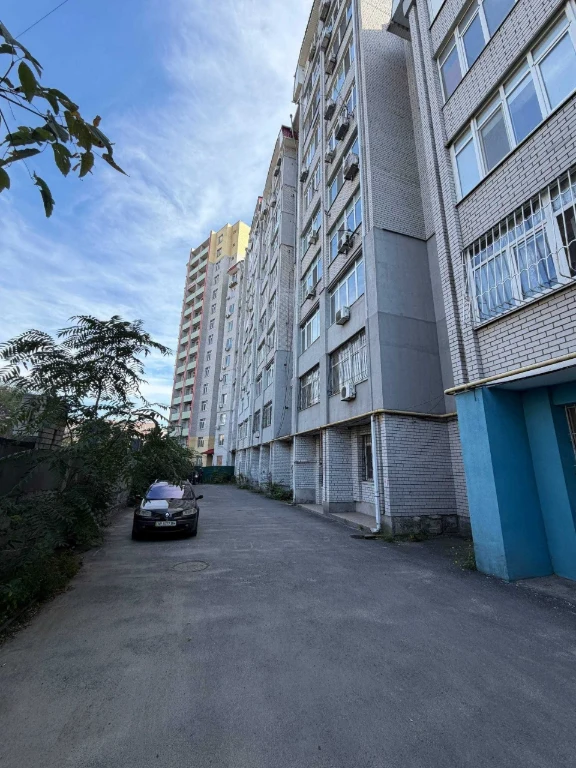 Продам квартиру 76 квадратных метров, улица Космическая 9Д