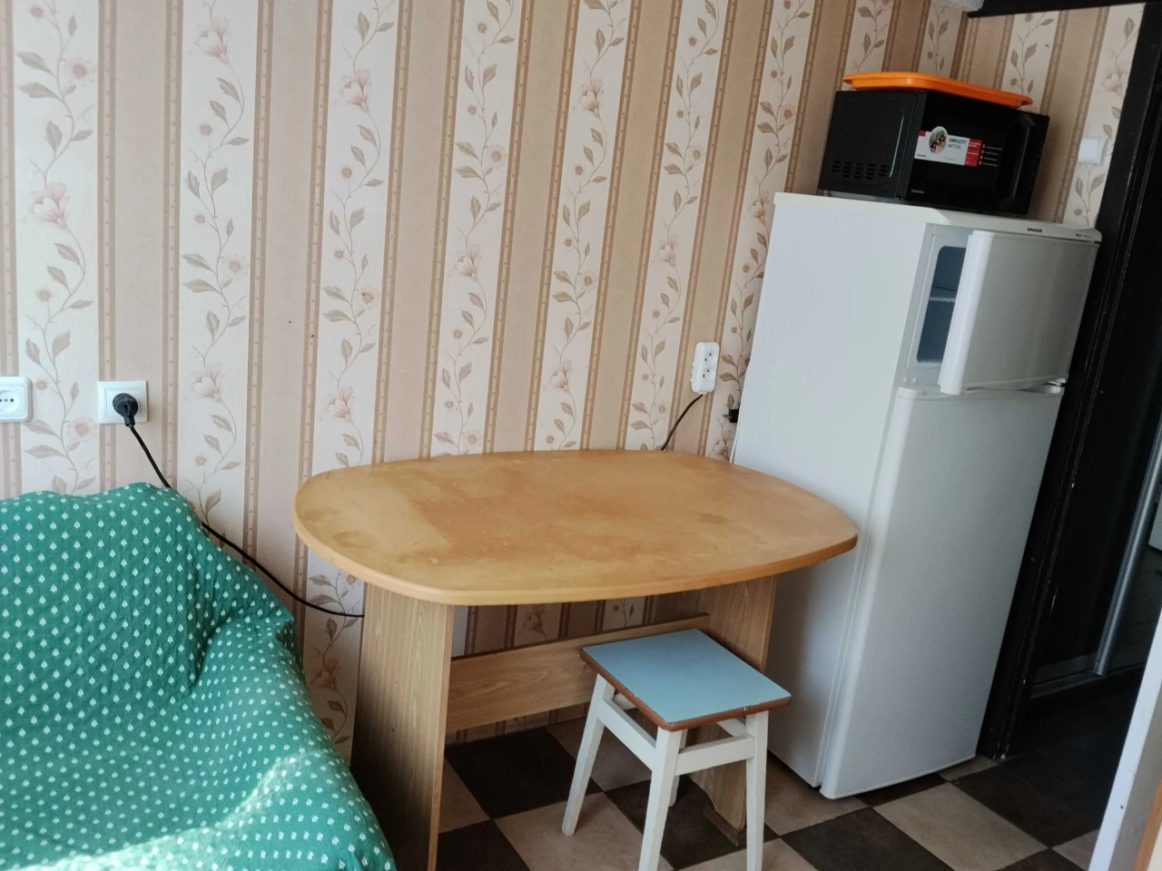 For sale, a fully functional one-bedroom apartment. Ready for living.