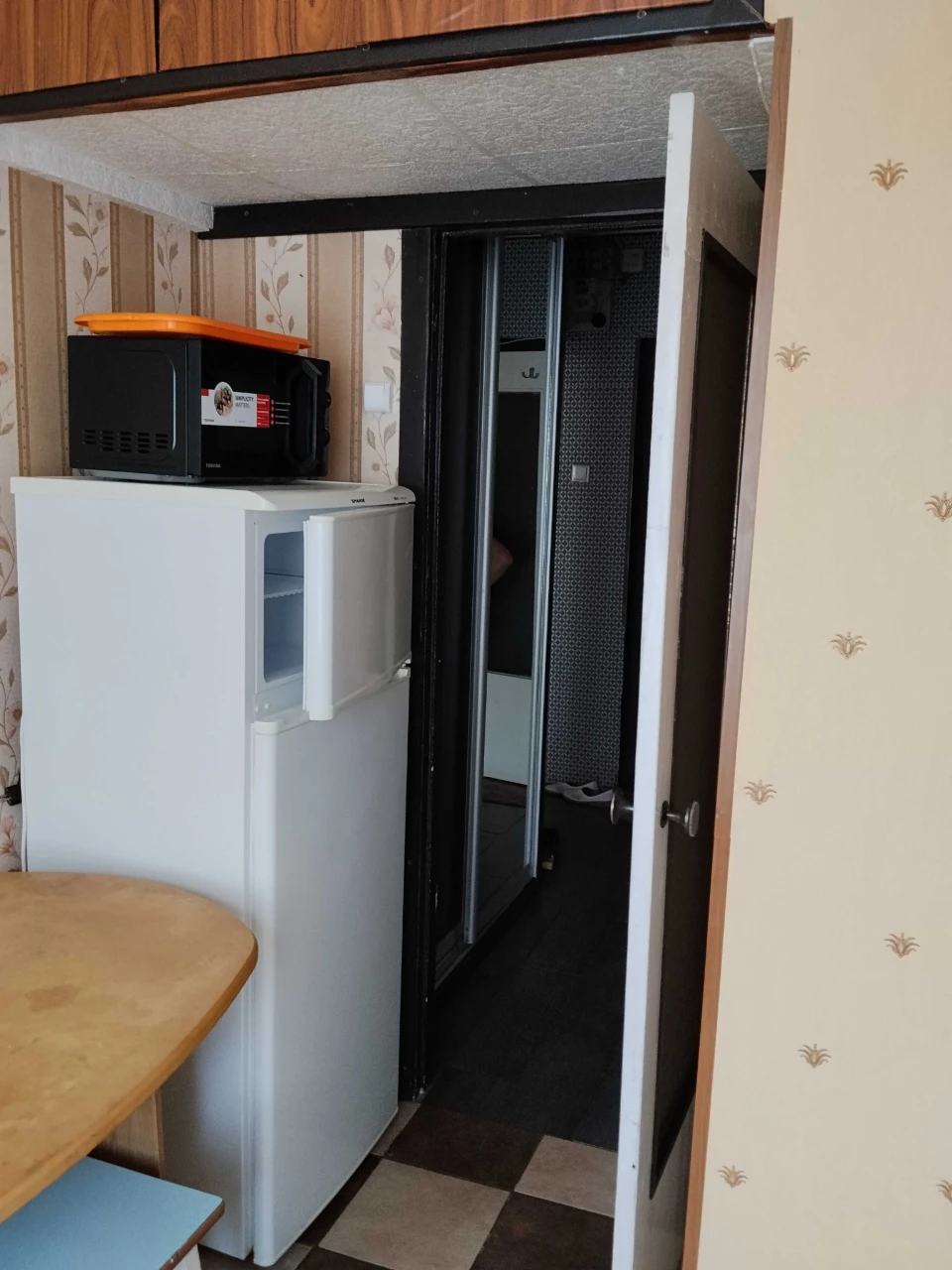 For sale, a fully functional one-bedroom apartment. Ready for living.