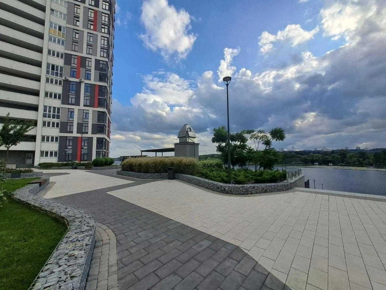 Sale of a 1-bedroom apartment with a terrace in the "Rusavskaya Gavon" residential complex