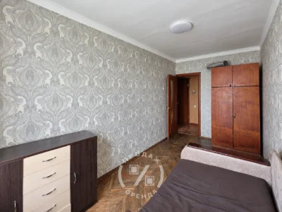 Sale of a 2-bedroom apartment: separate rooms, brick house