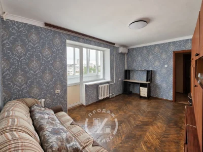 Sale of a 2-bedroom apartment: separate rooms, brick house
