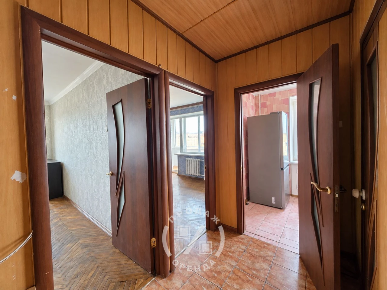 Sale of a 2-bedroom apartment: separate rooms, brick house