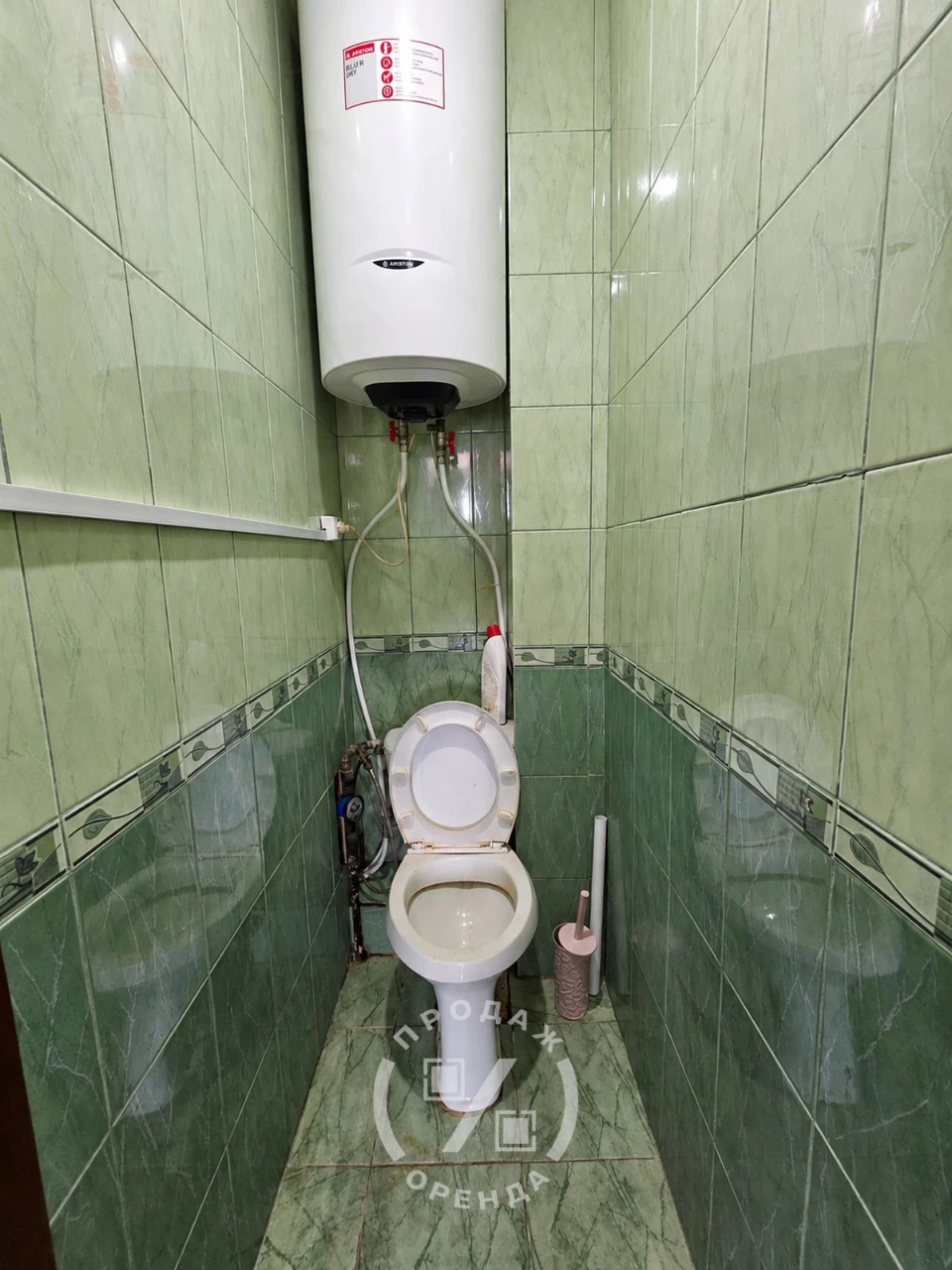 Sale of a 2-bedroom apartment: separate rooms, brick house