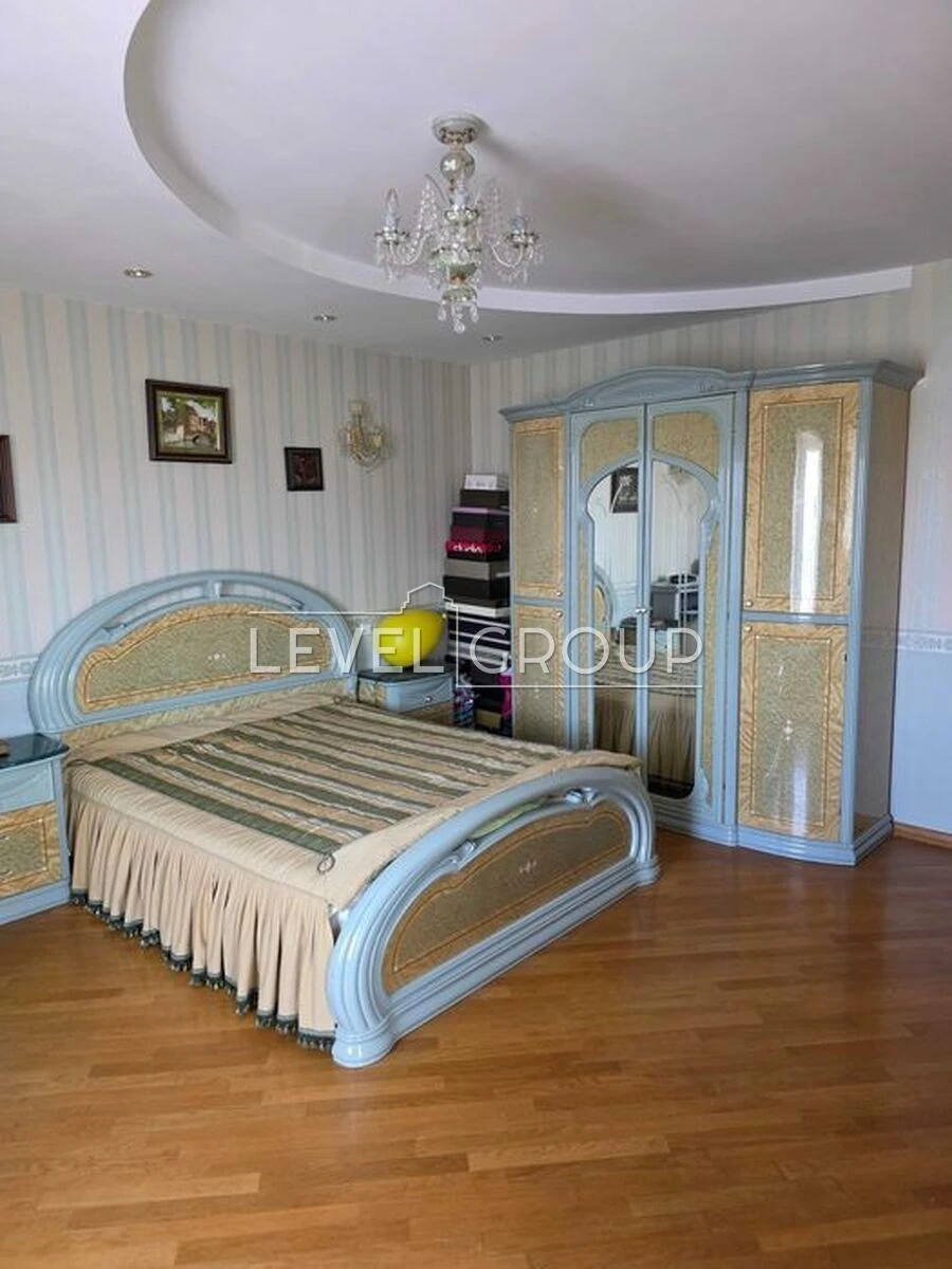 Продам 3-кімнатну квартиру, Івасюка проспект 22 м. Мінська