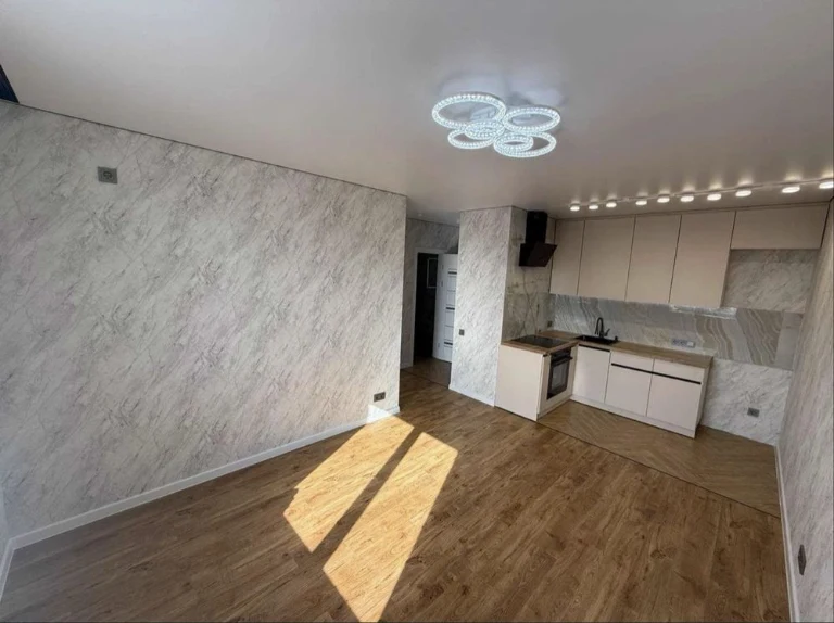 GREAT PRICE! NEW APARTMENT RENOVATED in residential complex "Raduzhny-2"