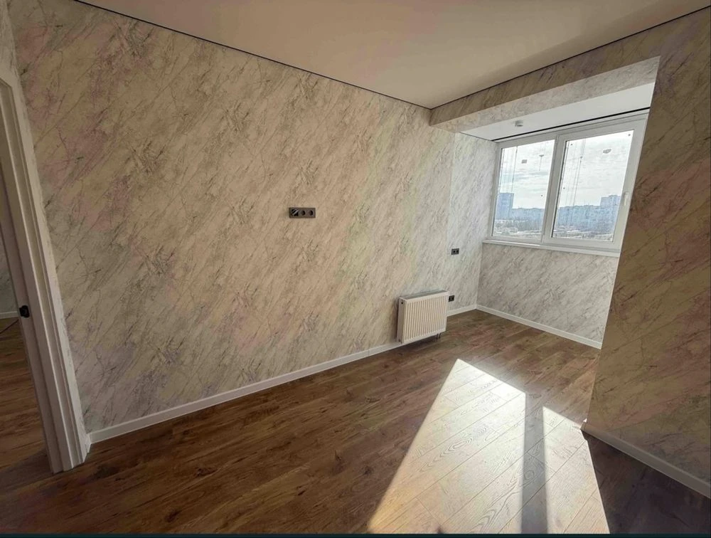 GREAT PRICE! NEW APARTMENT RENOVATED in residential complex "Raduzhny-2"