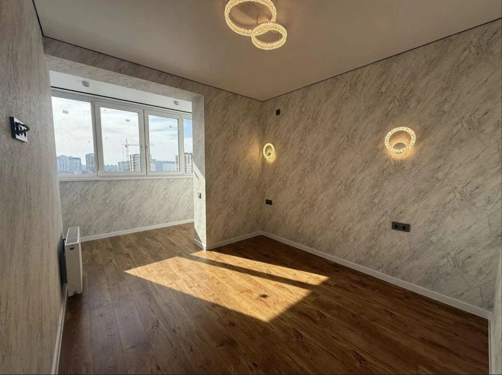 GREAT PRICE! NEW APARTMENT RENOVATED in residential complex "Raduzhny-2"
