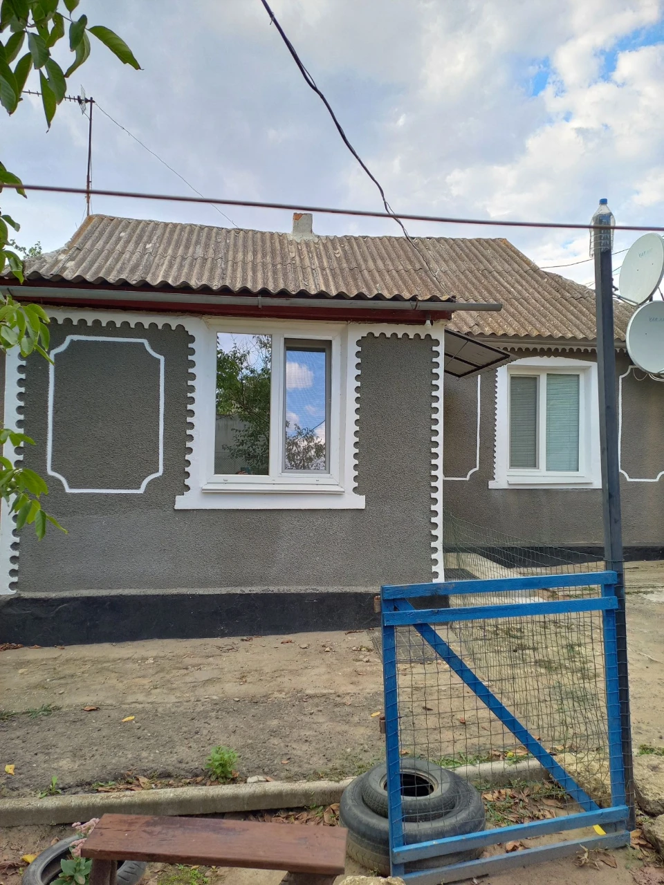 Selling my house in the village of Vinohradivka, Bashtansky district