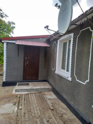 Selling my house in the village of Vinohradivka, Bashtansky district