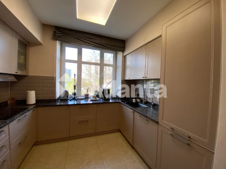 Three-room apartment. Arcadia. Fontan. Brick house.