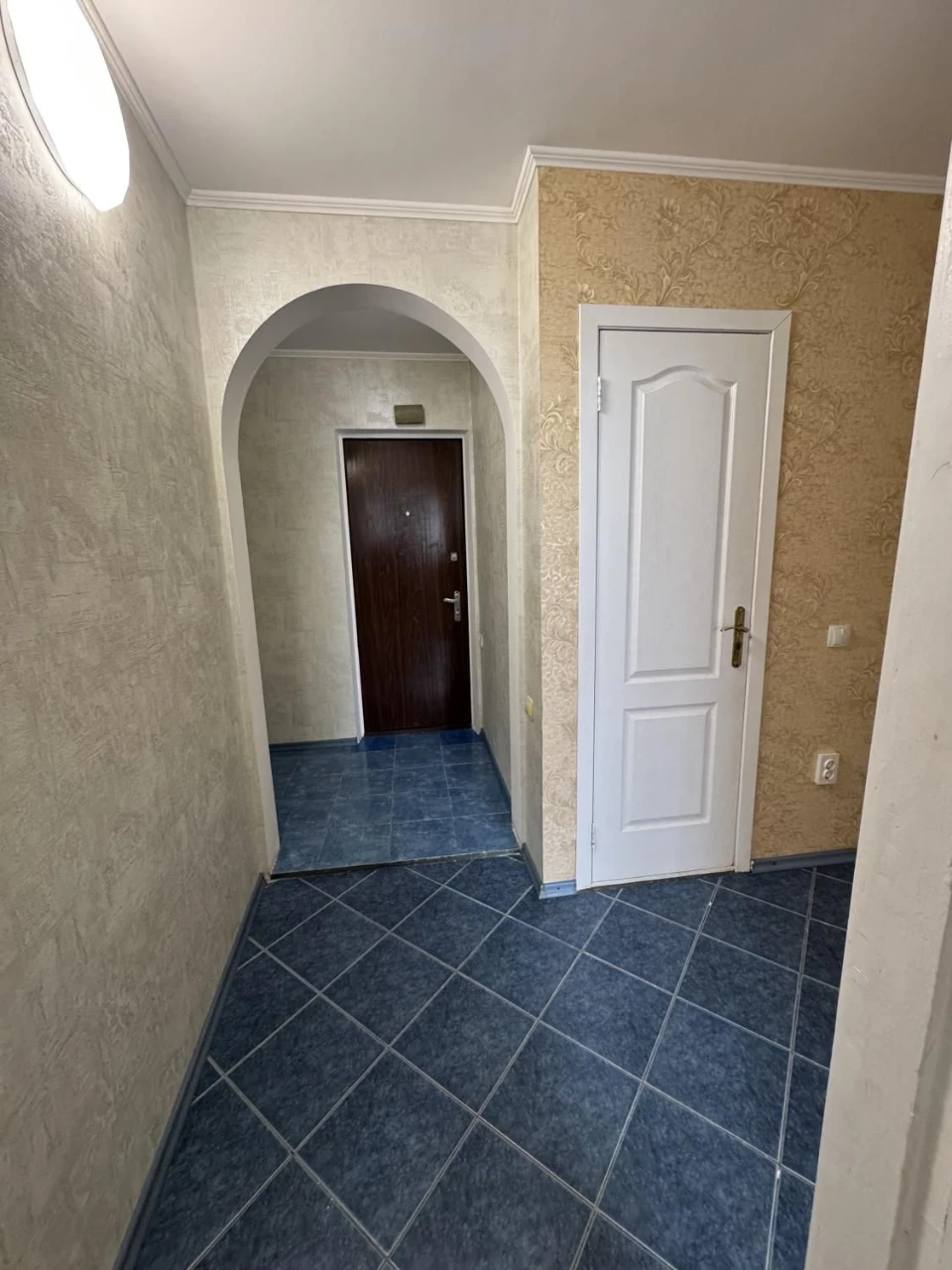 Продам 2-к квартиру з ремонтом на Генерала Бочарова (3-284-1