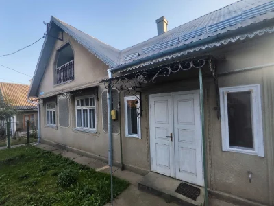 Продається частина будинку, по вул. Ходоровській (10 хв до ц