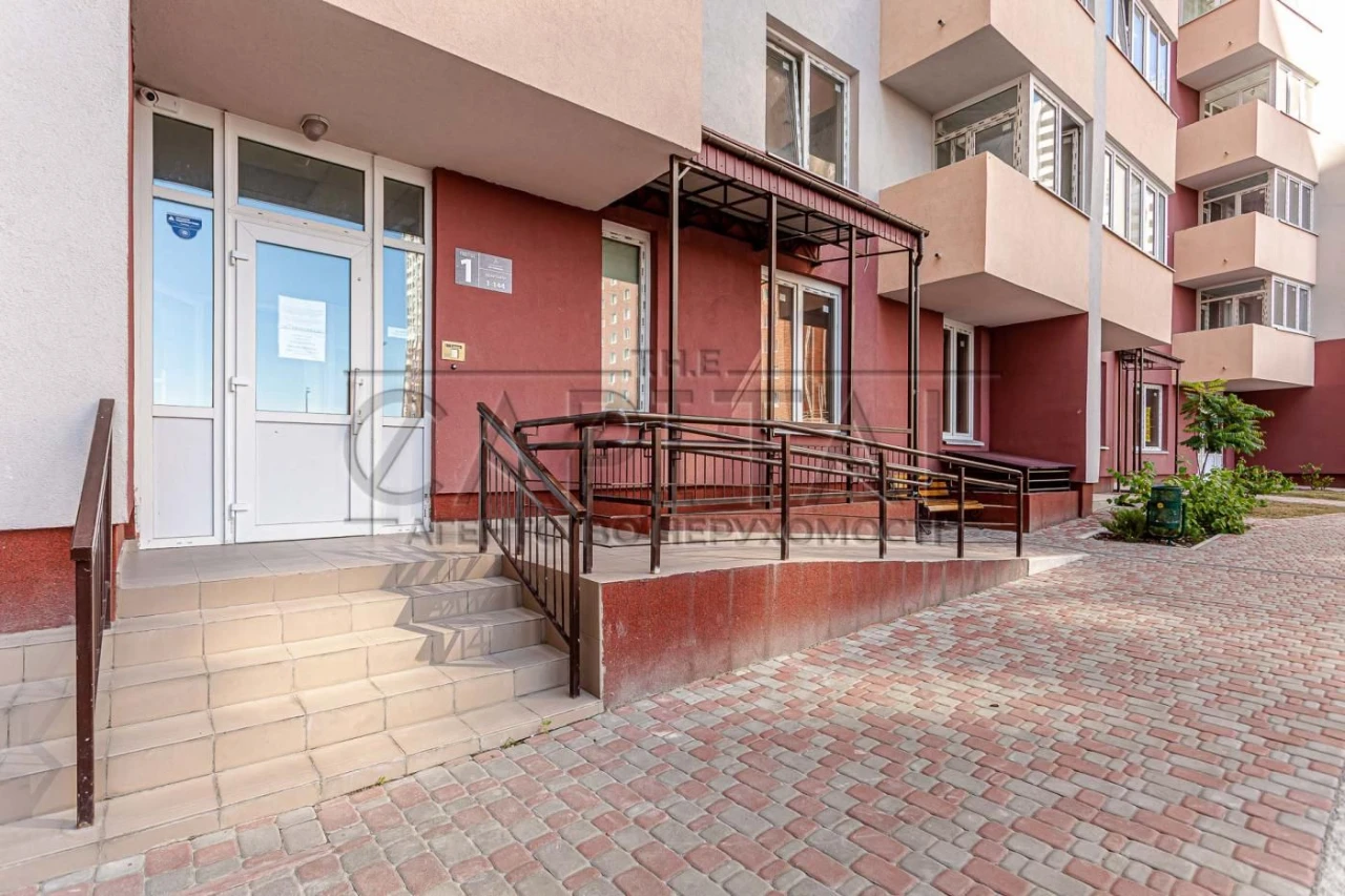 Sale of a 3-bedroom apartment, ЖК Navigator, Address: Auto Zavodska Street, Obolon