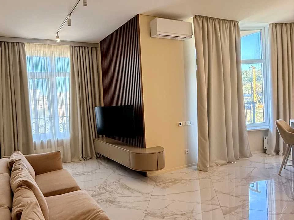 Apartment. Kyiv, Mykhaylo Boychuk St. (Kikvidze)