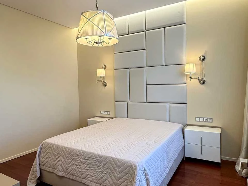 Apartment. Kyiv, Mykhaylo Boychuk St. (Kikvidze)