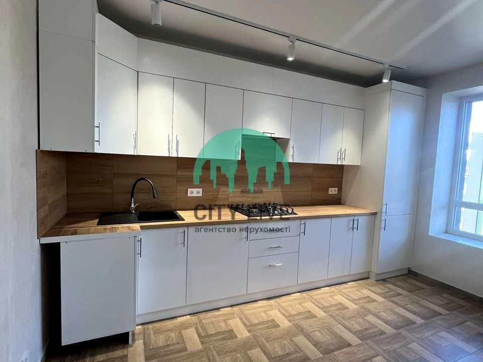 Apartment. Ivano-Frankivsk, Priozerna Street