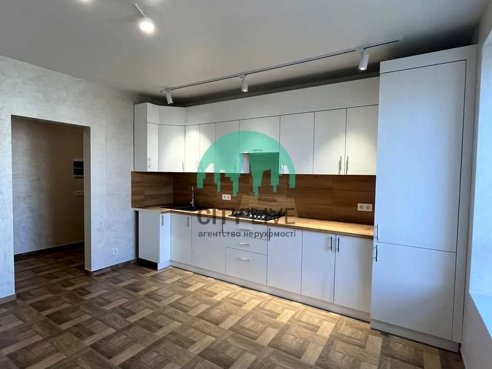 Apartment. Ivano-Frankivsk, Priozerna Street