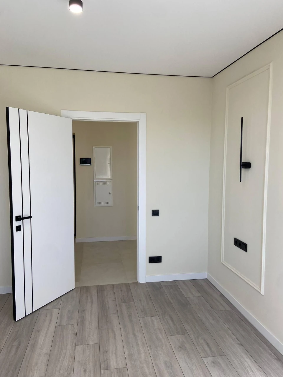 Urgent: 1-bedroom apartment in Dibrova Park Center, Park Шевchenko