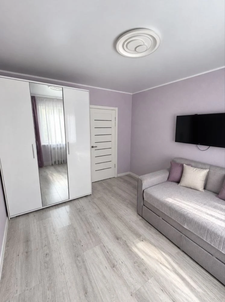 Sale of a 2-room apartment, Sady