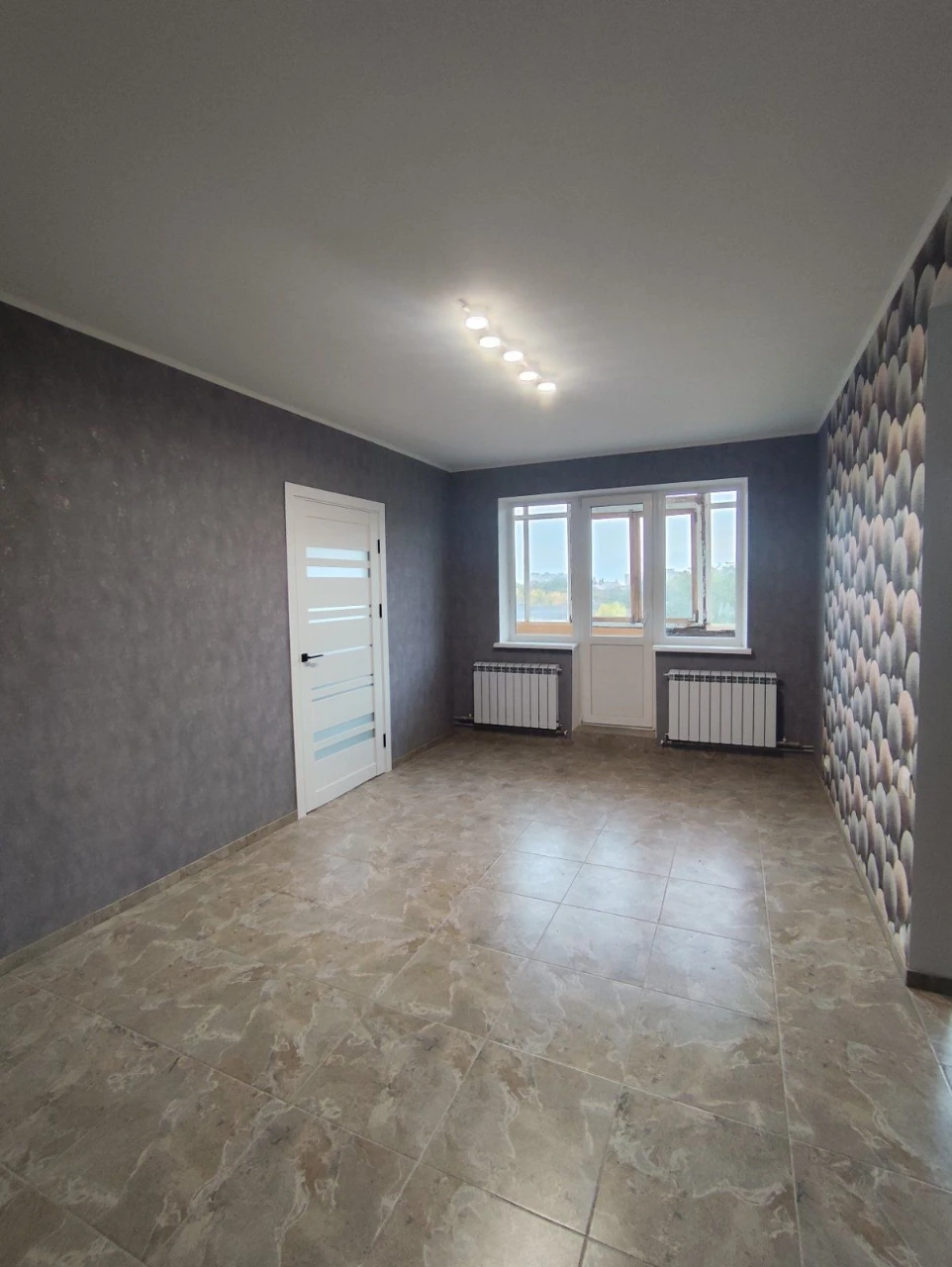 Two-bedroom apartment for sale on Nebesnaya Sotni Street