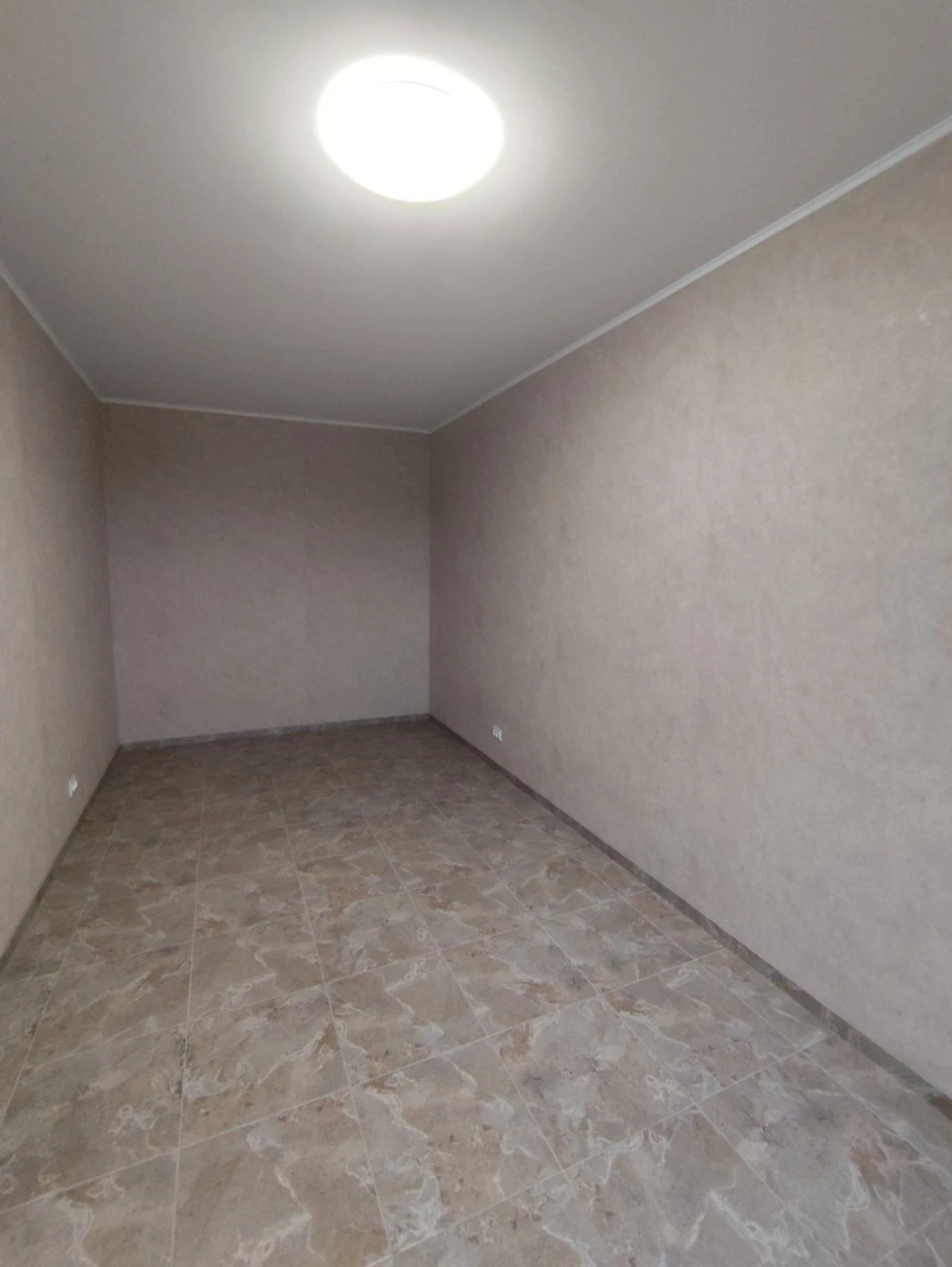Two-bedroom apartment for sale on Nebesnaya Sotni Street