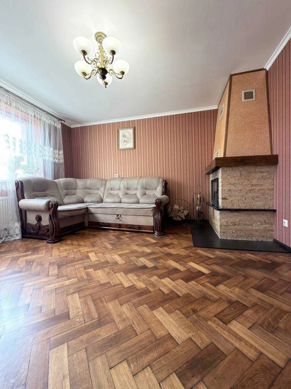 Продажа двухуровневой квартиры в тихой и уютной локации городов.
