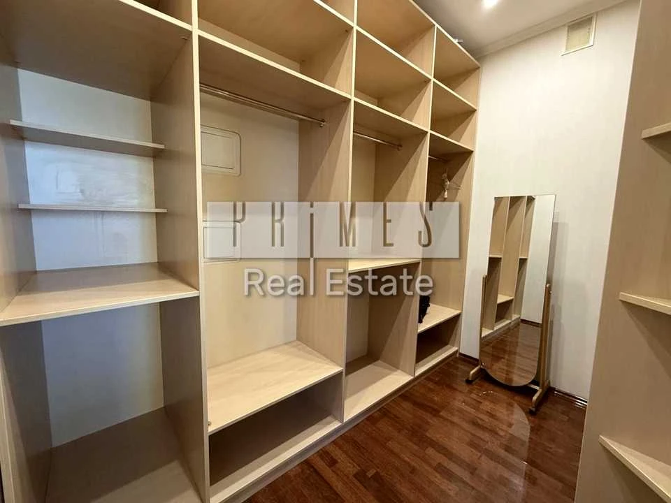 Apartment. Dniprovska naborozna st.