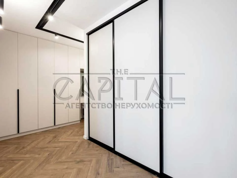 Apartment. Antonovicha st.