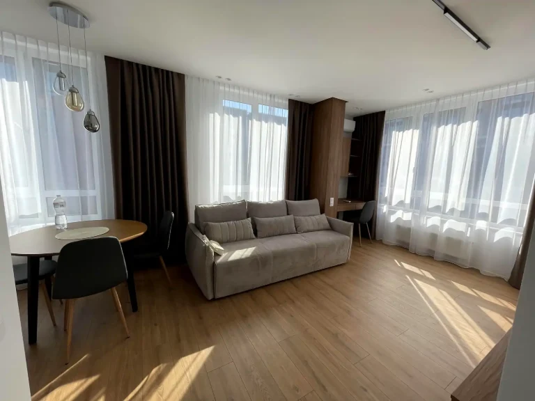 Оренда квартири 1-кімн. 45 м² 4/7 пов.