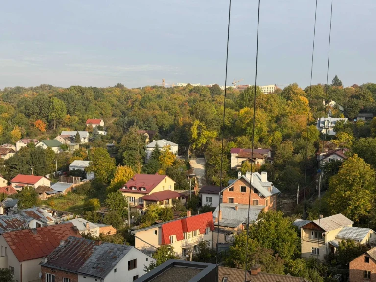 Sale of 2-room, 68 sq.m apartment in Auroom Air on Topolna Street