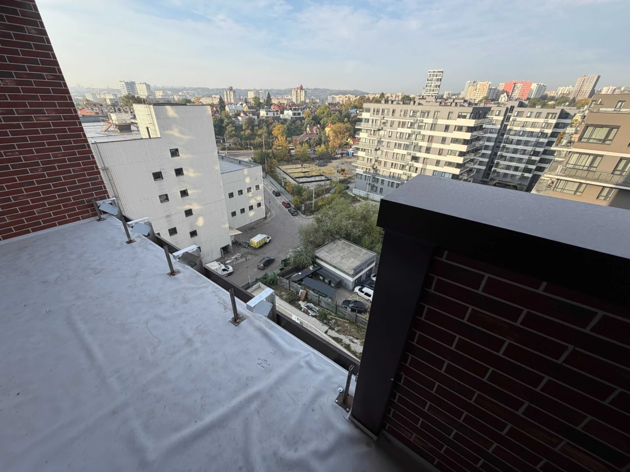 Sale of 2-room, 68 sq.m apartment in Auroom Air on Topolna Street