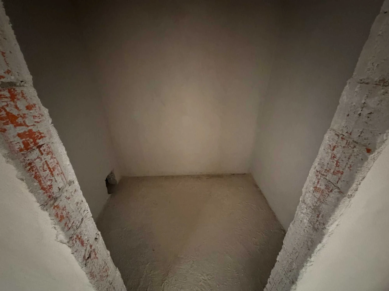 Sale of 2-room, 68 sq.m apartment in Auroom Air on Topolna Street